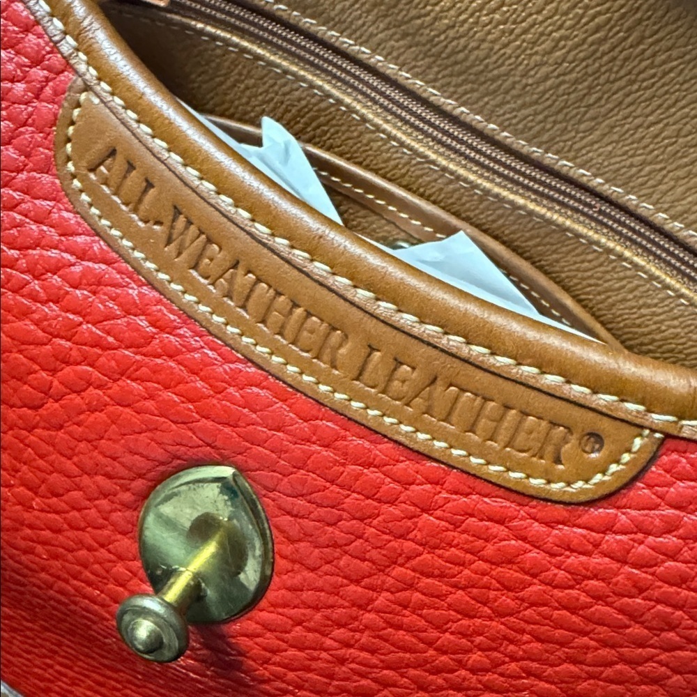 *Summer Clear Out* Vintage Dooney & Bourke crossbody - Picture 7 of 8
